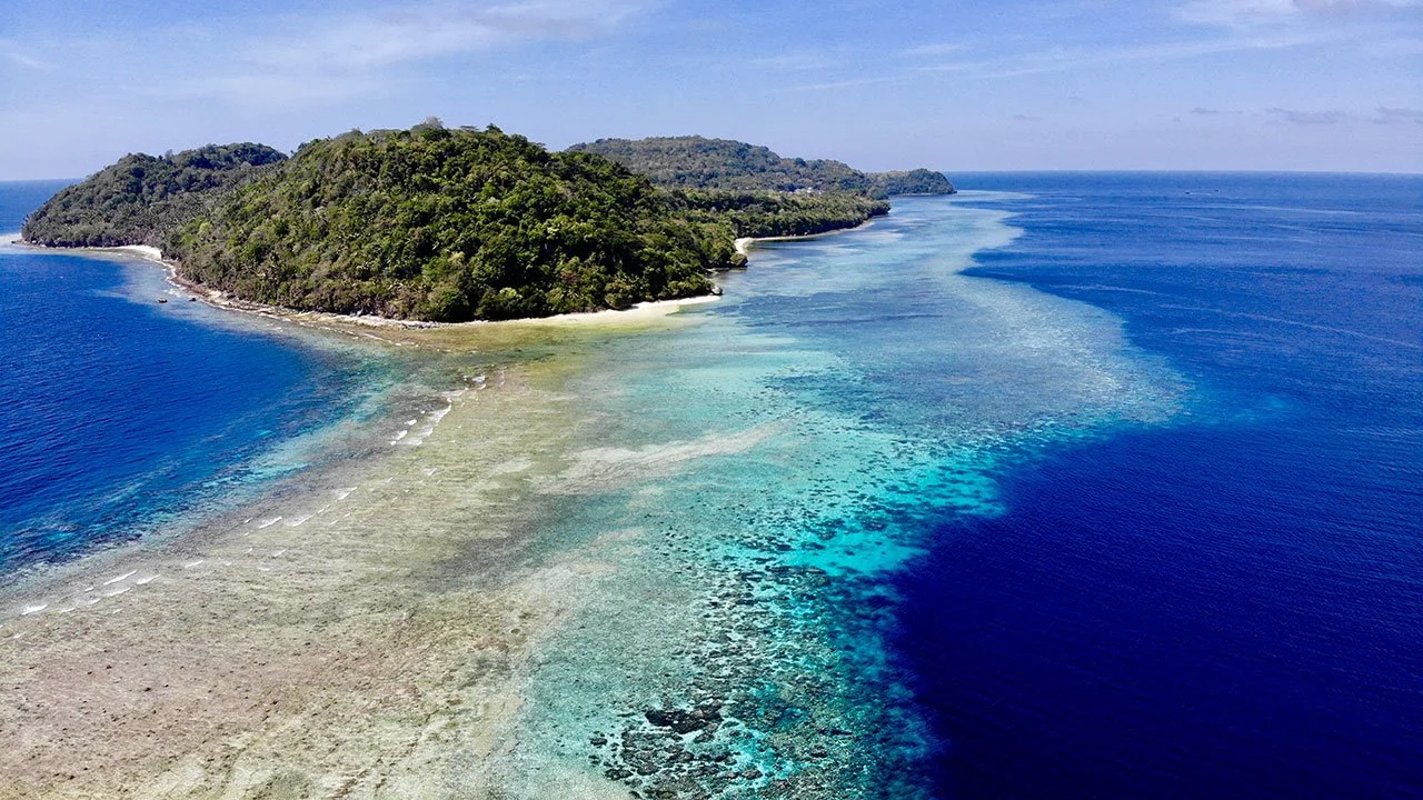 Beautiful island Forgotten Islands - Indonesia - Dewi Nusantara Liveaboard