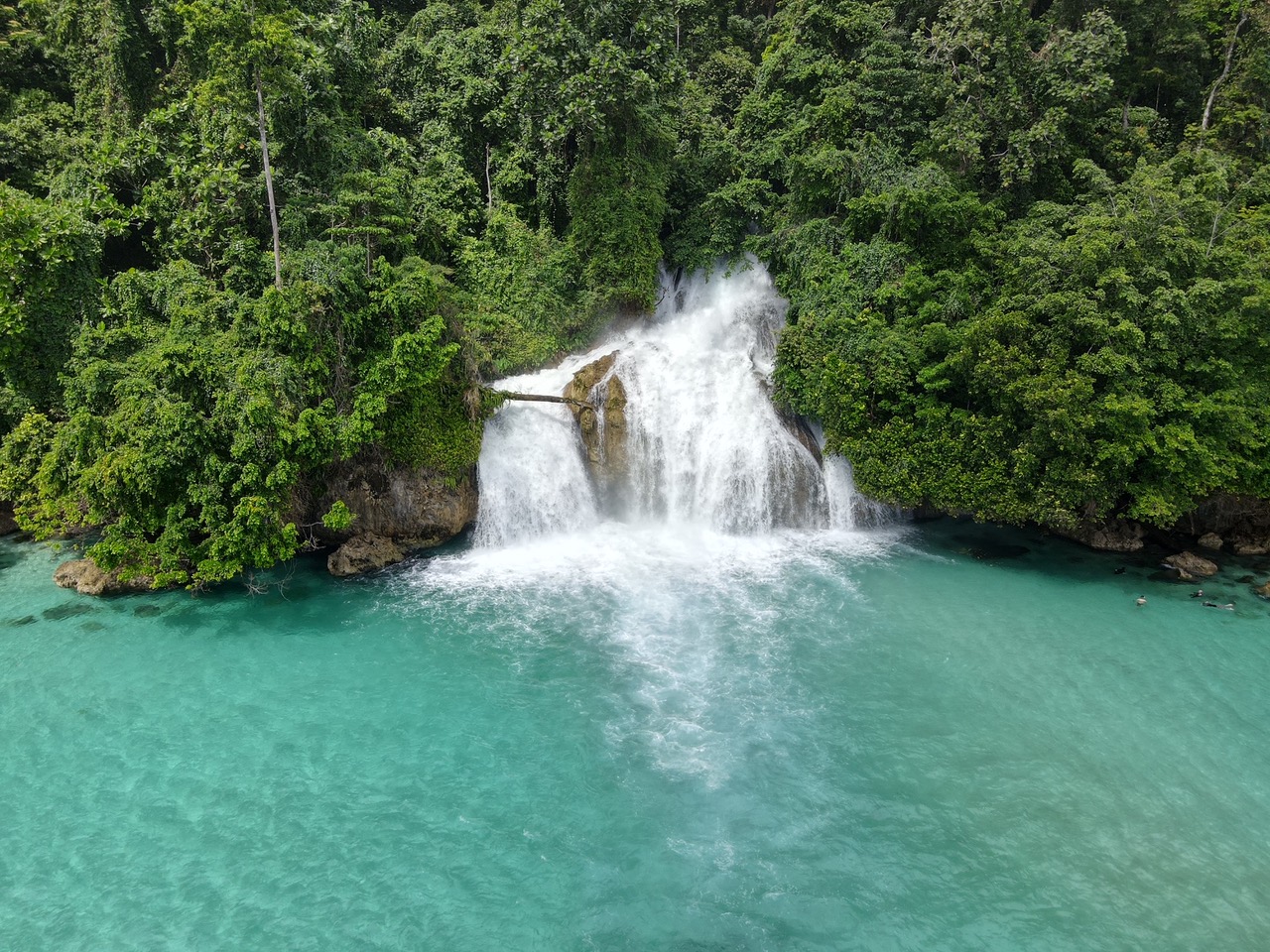 Momon-Waterfall at Triton Bay