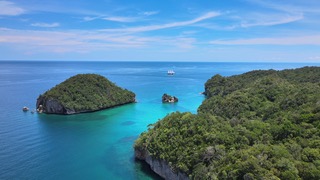 Triton Bay Namatote on a Dewi Nusantara liveaboard trip